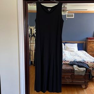 Black vintage New York and company sleeveless dress w/ slit on right side